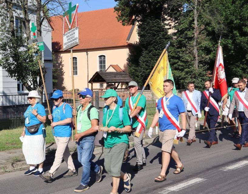 Niebezpieczne zdarzenie drogowe w ostatnim dniu pielgrzymki
