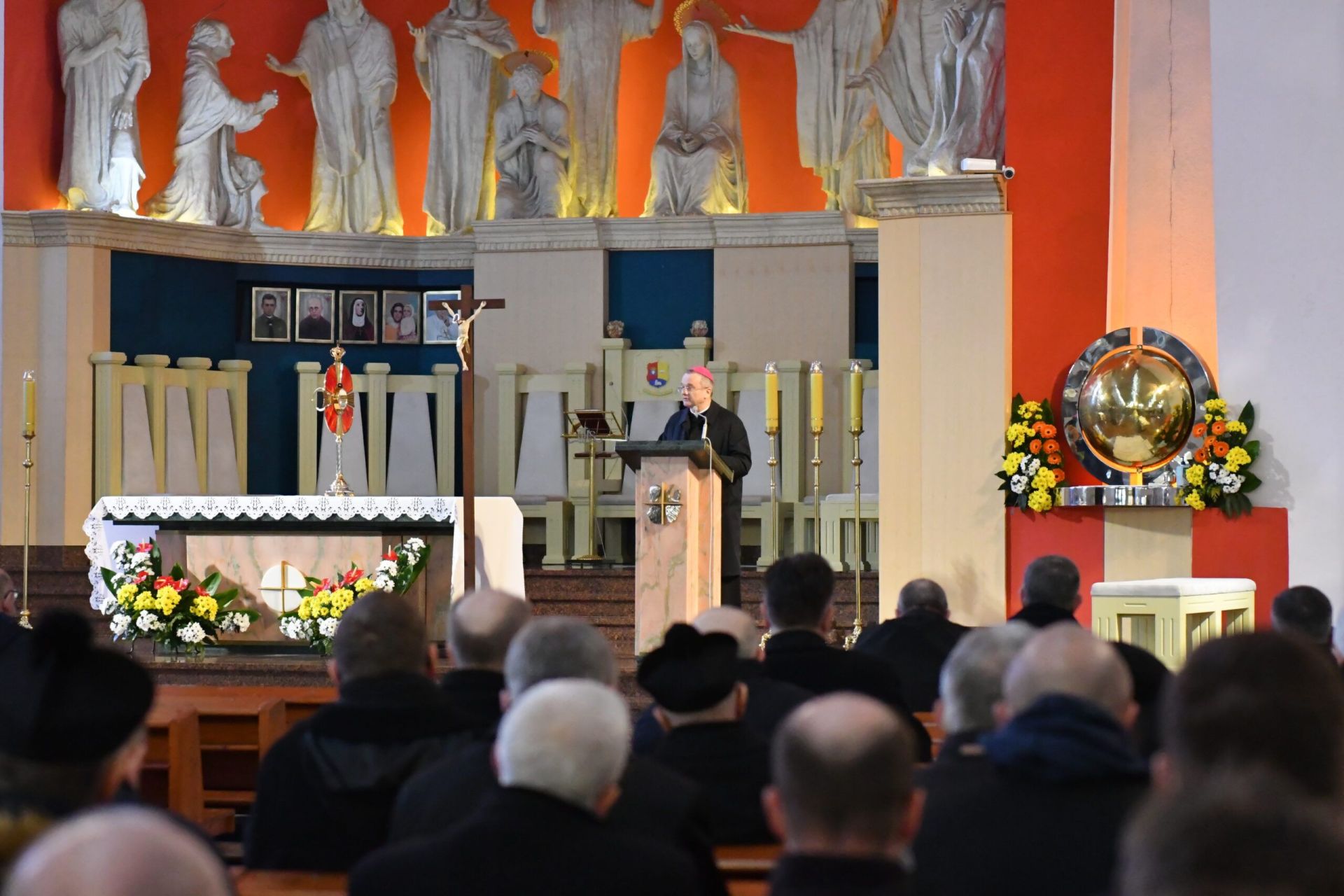 Kapłani z całej diecezji zielonogórsko-gorzowskiej modlili się w intencji pokoju