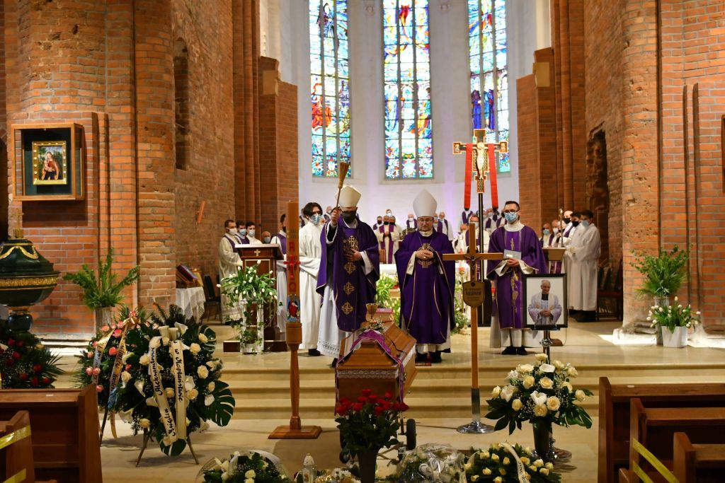 Ostatnie pożegnanie śp. ks. Aleksandra Walkowiaka