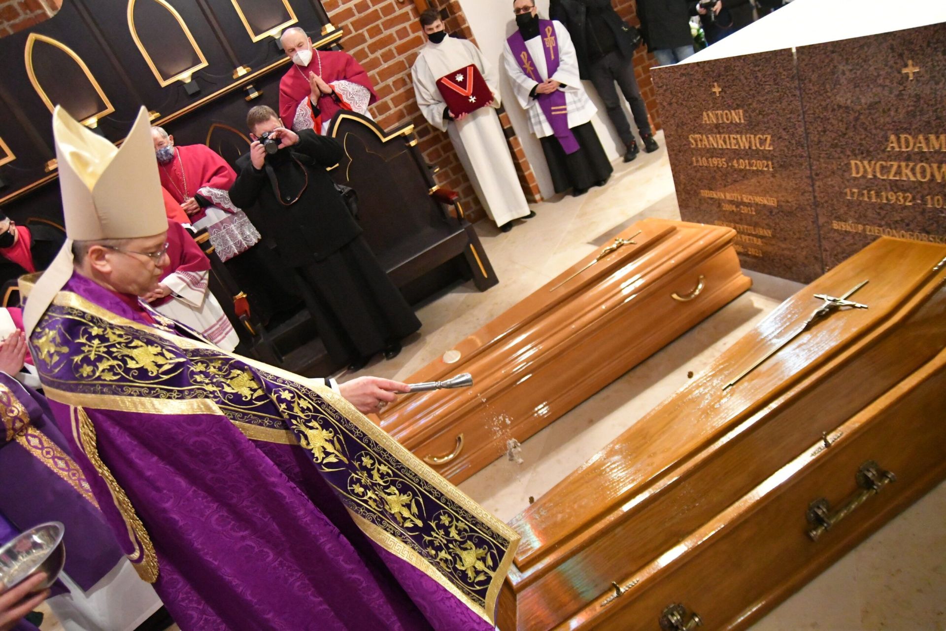 Ostatnie pożegnanie biskupów Adama Dyczkowskiego i Antoniego Stankiewicza