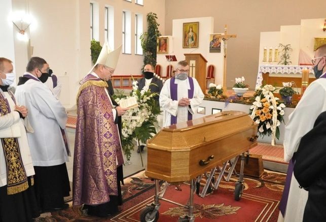 Ostatnie pożegnanie śp. ks. Krzysztofa Maksymowicza